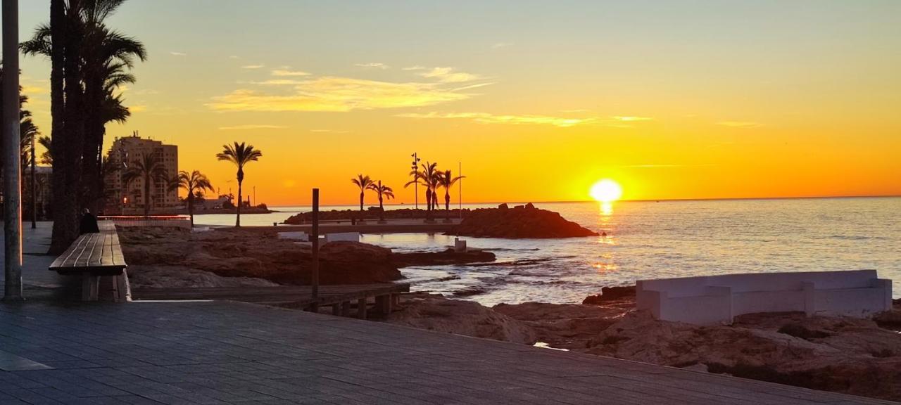Beachside Apartment In Torrevieja Zewnętrze zdjęcie