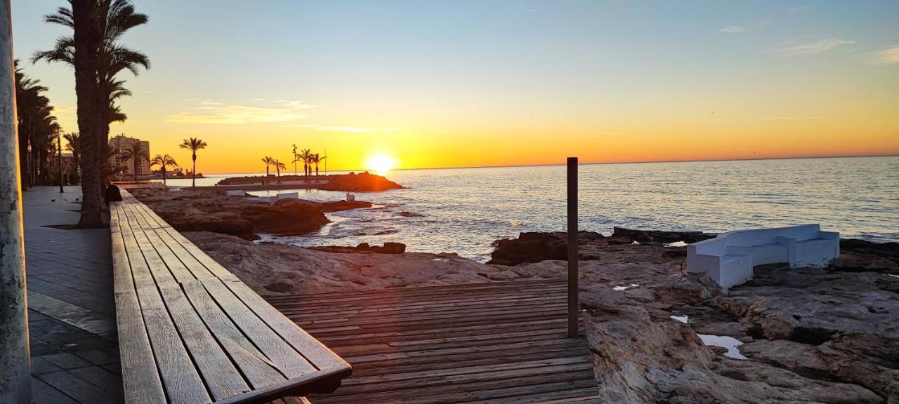 Beachside Apartment In Torrevieja Zewnętrze zdjęcie