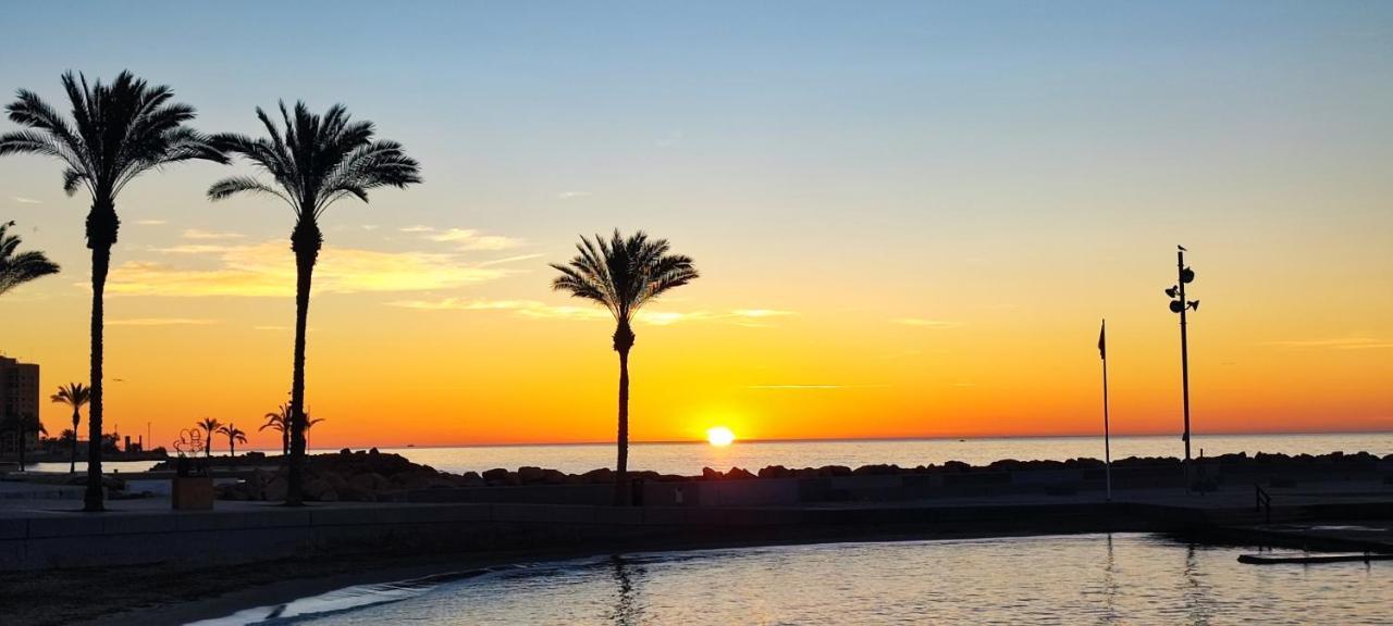 Beachside Apartment In Torrevieja Zewnętrze zdjęcie