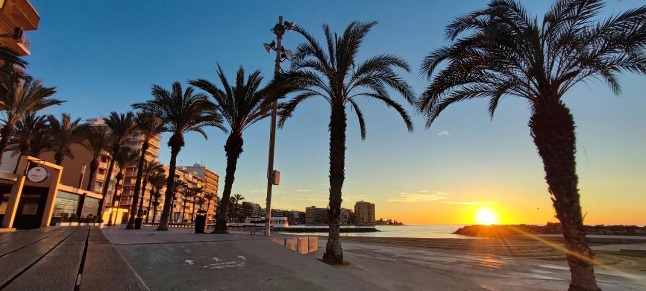 Beachside Apartment In Torrevieja Zewnętrze zdjęcie