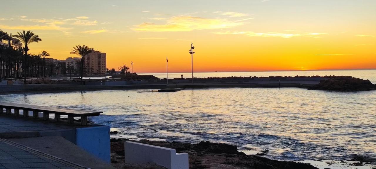 Beachside Apartment In Torrevieja Zewnętrze zdjęcie